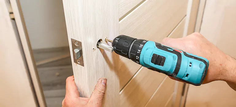 Old Door Knob Repair in Bartow, FL